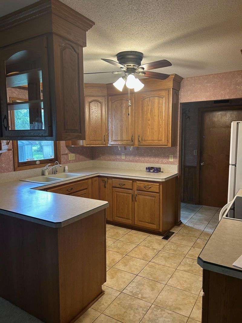 1463 Grace Ave SW, Willmar, MN 56201