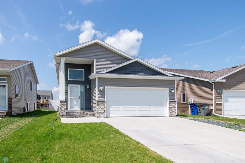 4533 18th St S, Moorhead, MN 56560