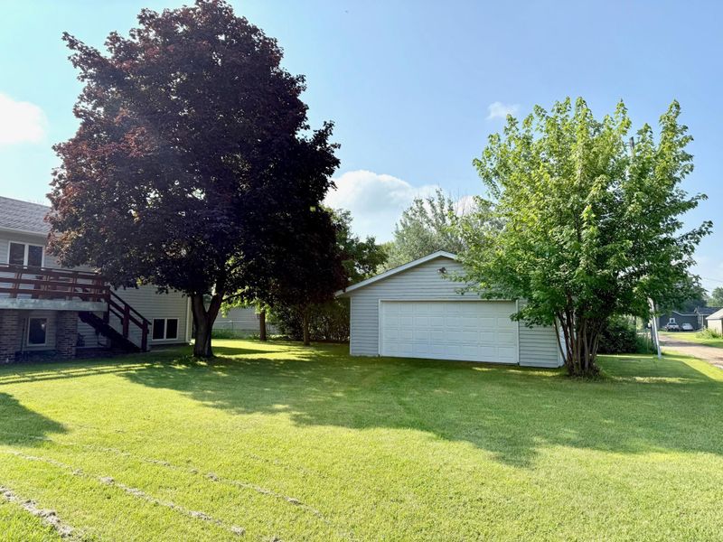 402 6th St SW, Little Falls, MN 56345