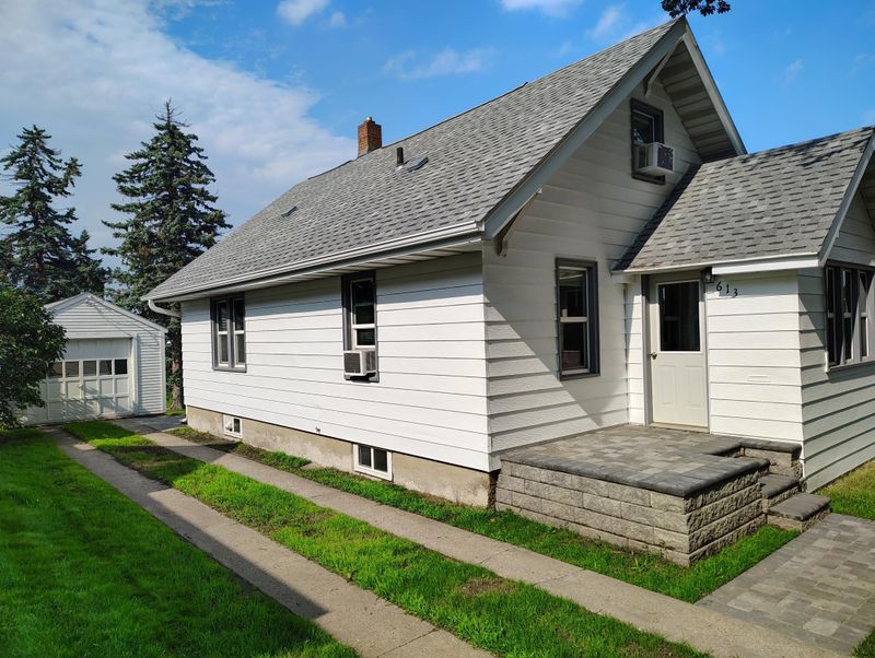613 E Vernon Ave, Fergus Falls, MN 56537
