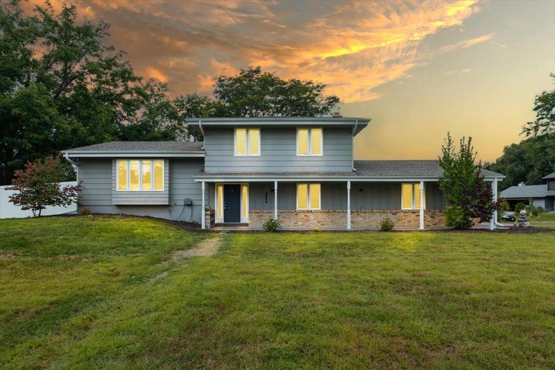 3215 Flag Ave N, New Hope, MN 55427