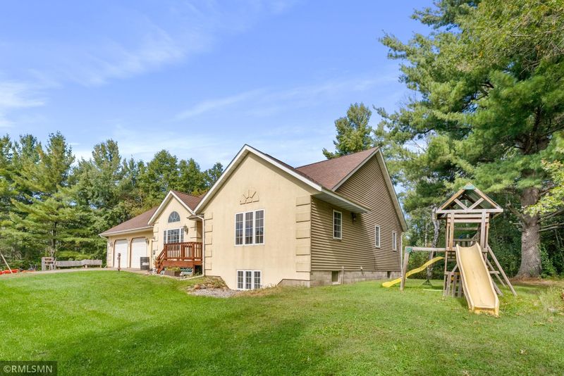 5803 Hawk Ridge Rd, Grasston, MN 55030