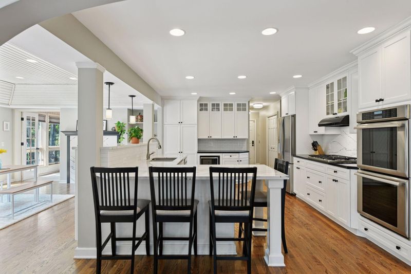 6552 Cherokee Trl W, Eden Prairie, MN 55344