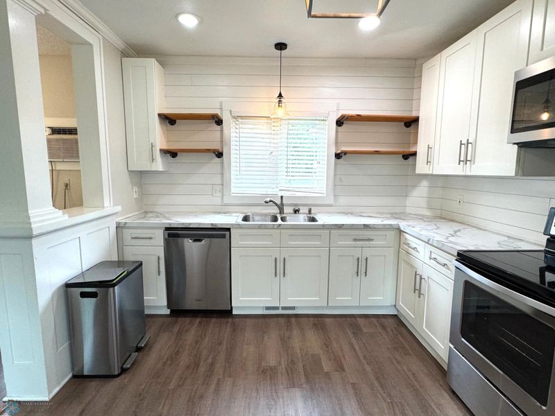406 2nd St SE, Barnesville, MN 56514