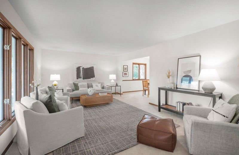 6809 Paiute Dr, Edina, MN 55439