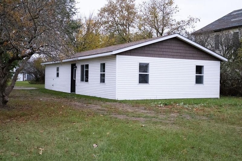 417 N Wisconsin St, Hewitt, MN 56453