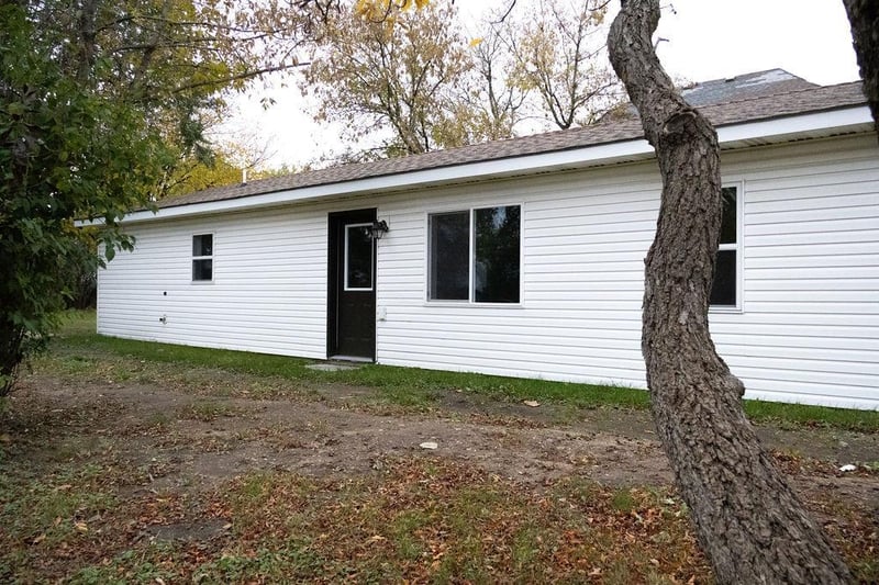 417 N Wisconsin St, Hewitt, MN 56453