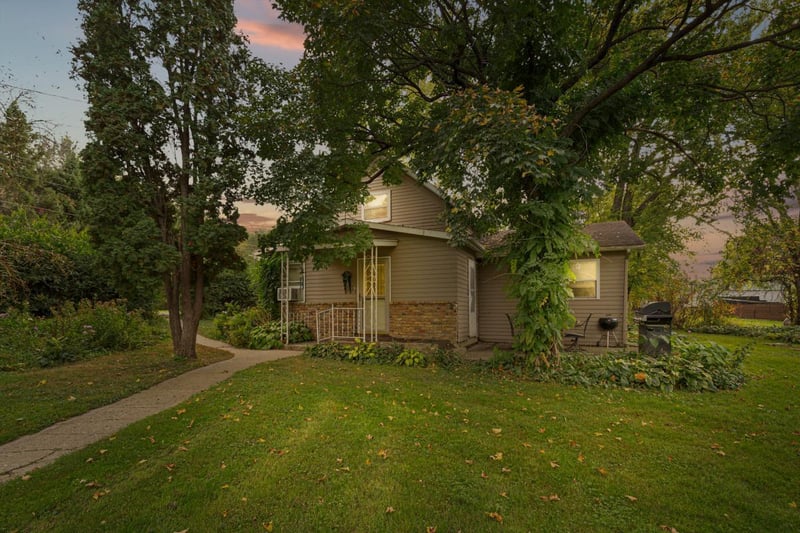 23252 Union Trl, Belle Plaine, MN 56011