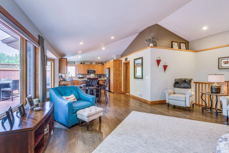 7317 Brian Dr, Centerville, MN 55038