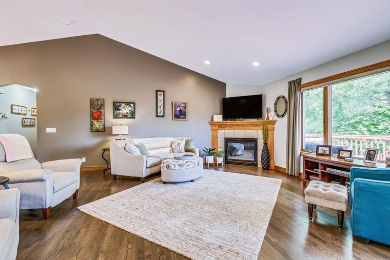 7317 Brian Dr, Centerville, MN 55038