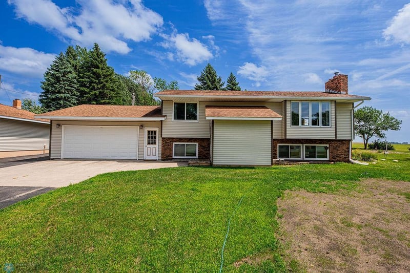 15512 210th St S, Barnesville, MN 56514