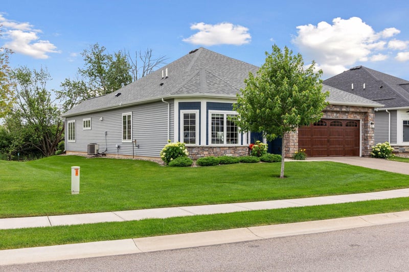999 Maple Hill Rd, Newport, MN 55055