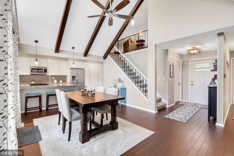 1465 Eastlake Dr, Chaska, MN 55318