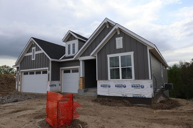 10725 Ithaca Ln N, Maple Grove, MN 55369