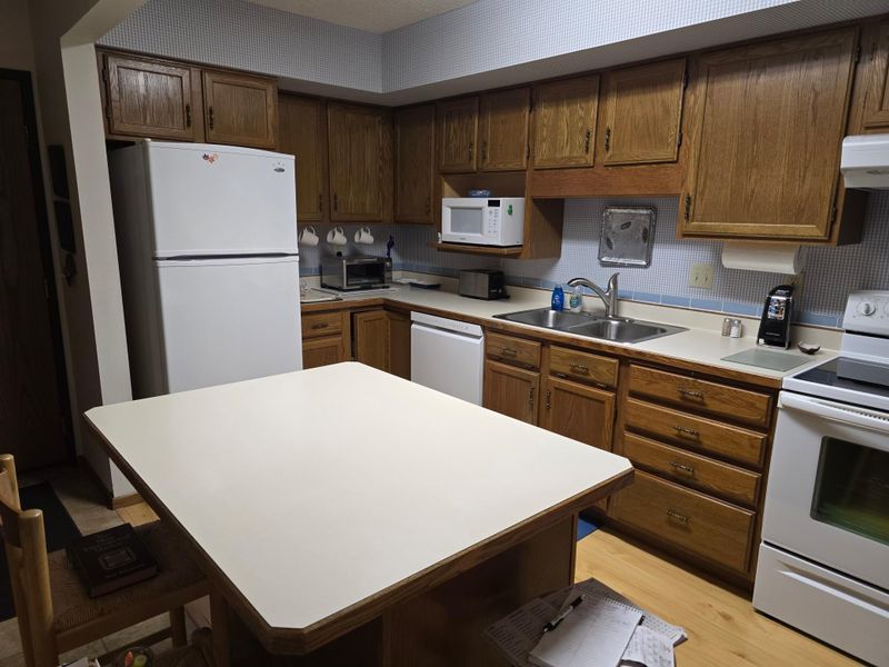 1210 Long Ave #102, Detroit Lakes, MN 56501
