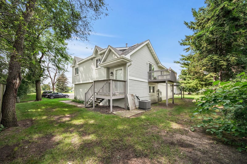 885 70th Ave N, Brooklyn Center, MN 55430