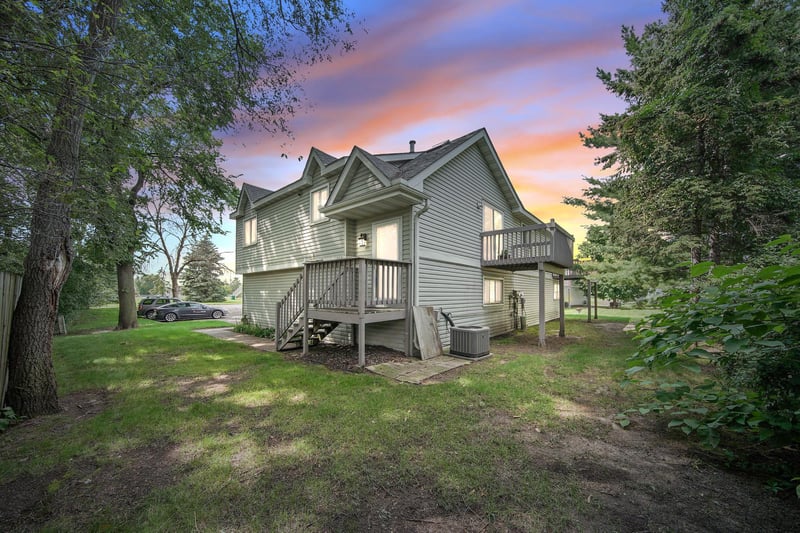 885 70th Ave N, Brooklyn Center, MN 55430