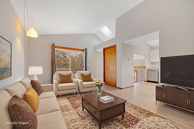 885 70th Ave N, Brooklyn Center, MN 55430
