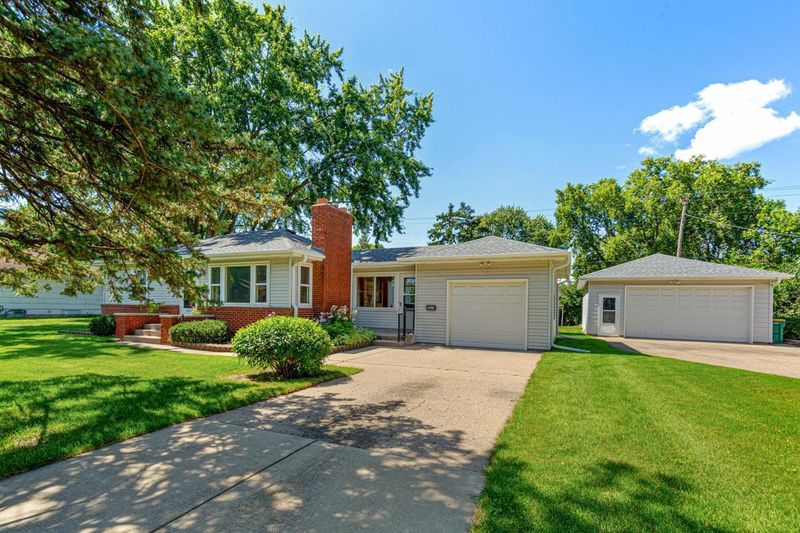 8814 1st Ave S, Bloomington, MN 55420