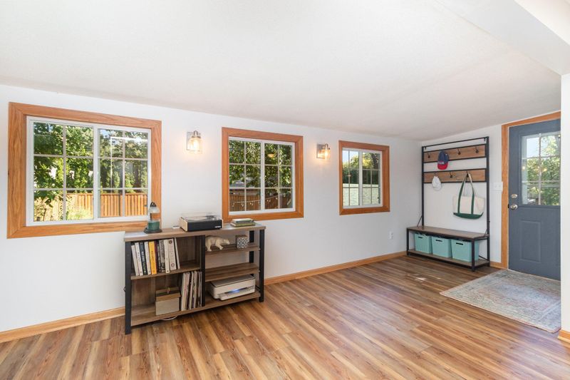 5432 Williams Ave, White Bear Twp, MN 55110