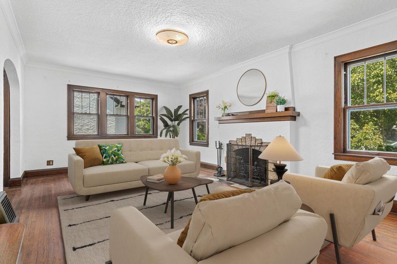 732 Montana Ave E, Saint Paul, MN 55106