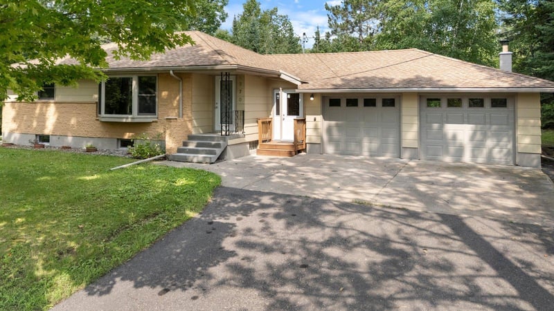 4370 Golf Course Rd, Eveleth, MN 55734