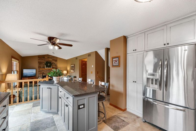 7968 Blanchard Ct, Inver Grove Heights, MN 55076