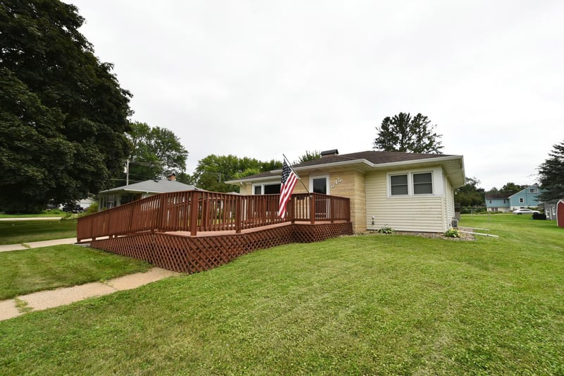 345 E 5th St, Zumbrota, MN 55992