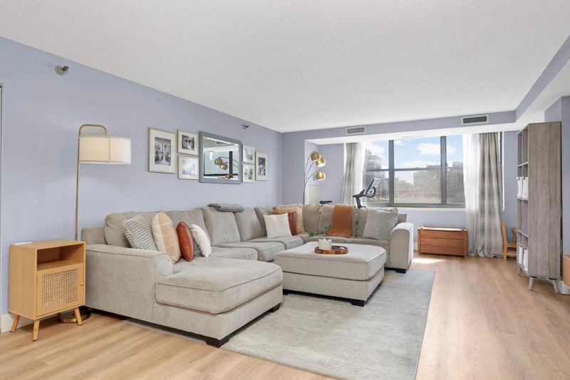 401 S 1st St #810, Minneapolis, MN 55401
