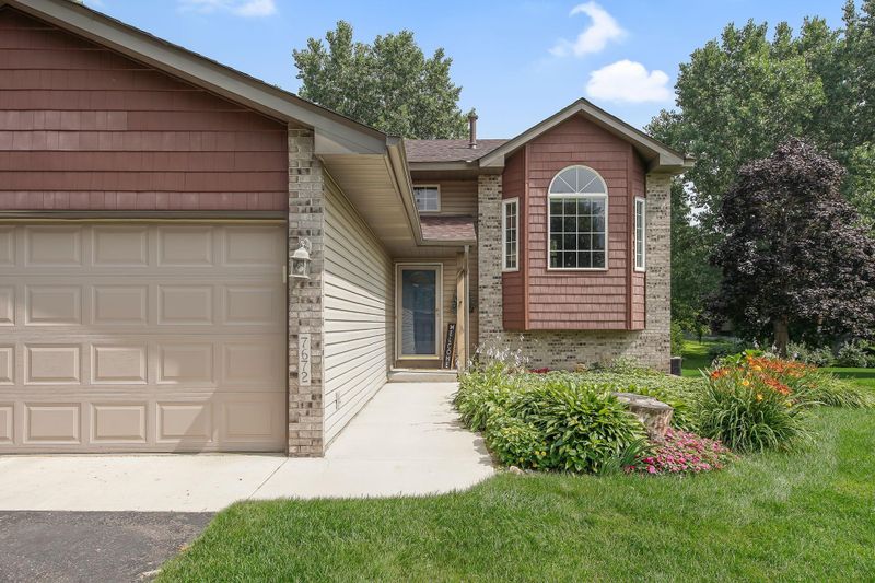 7672 Appaloosa Ln, Lino Lakes, MN 55014