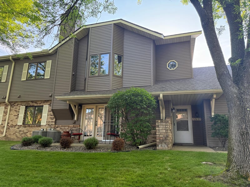12637 Sherwood Pl, Hopkins, MN 55305