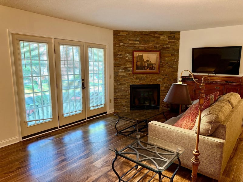 12637 Sherwood Pl, Hopkins, MN 55305