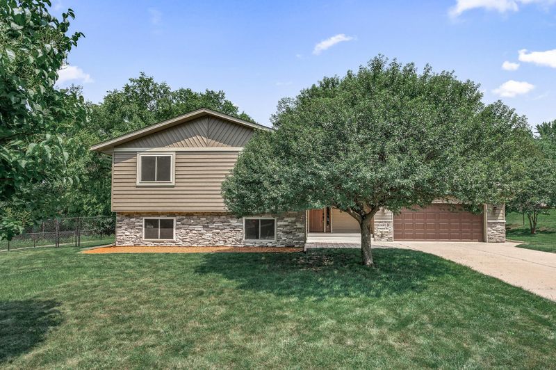 6601 Barberry Ln, Eden Prairie, MN 55346