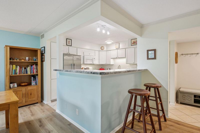 7200 York Ave S #423, Edina, MN 55435