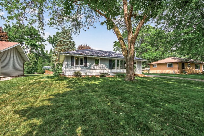 8761 Indahl Ave S, Cottage Grove, MN 55016