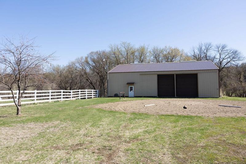 56936 Brookview Ln, New Ulm, MN 56073