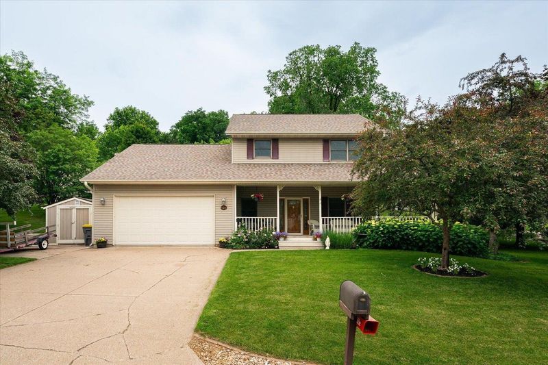 421 August Hills Dr, La Crescent, MN 55947