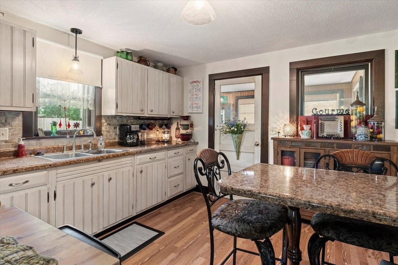 86 6th St, Hokah, MN 55941