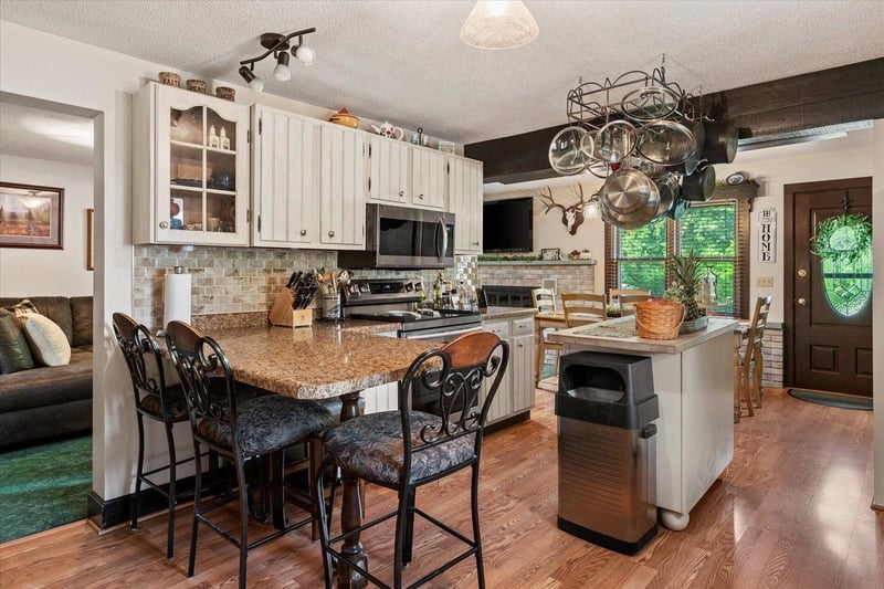86 6th St, Hokah, MN 55941