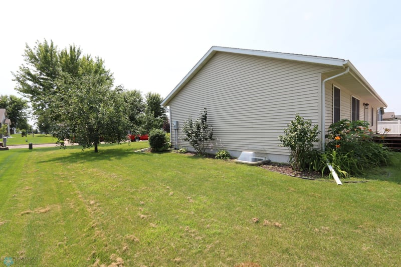119 9th St SE, Freeport, MN 56331