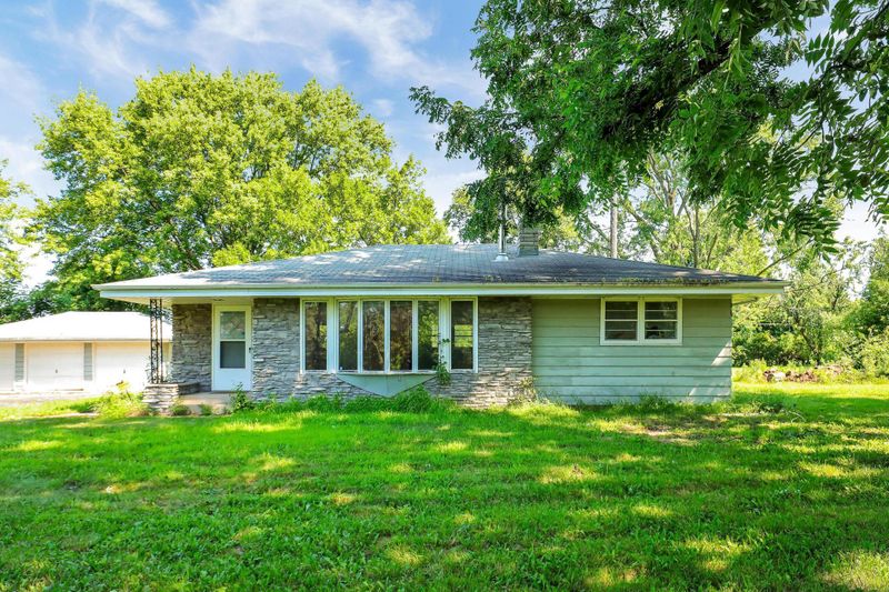 2511 Highwood Ave E, Maplewood, MN 55119