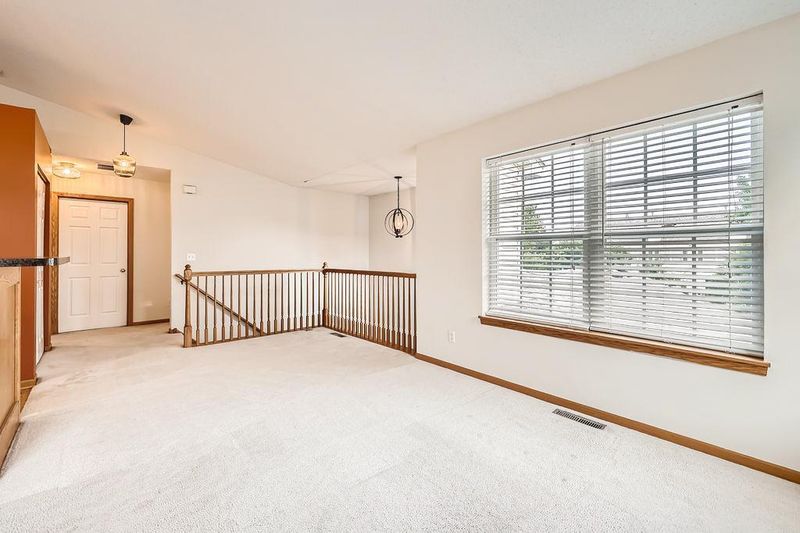 1059 Providence Dr, Shakopee, MN 55379