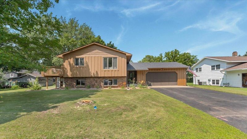 205 Dolphin Ave SE, Avon, MN 56310