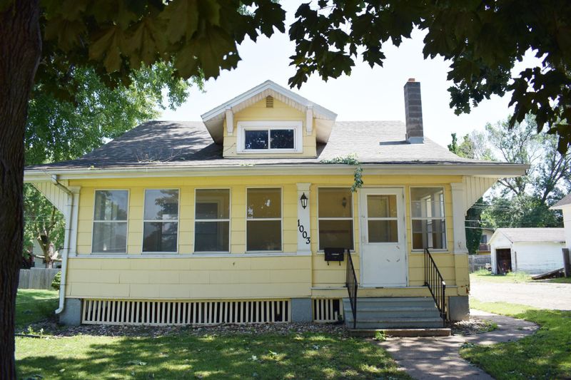 1003 S Elm Ave, Owatonna, MN 55060