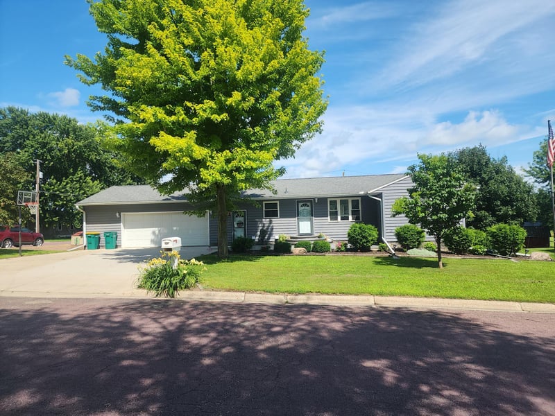 112 Lynn St, Sherburn, MN 56171