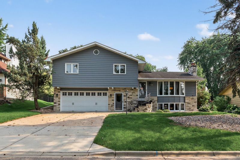1439 7th St SW, New Brighton, MN 55112