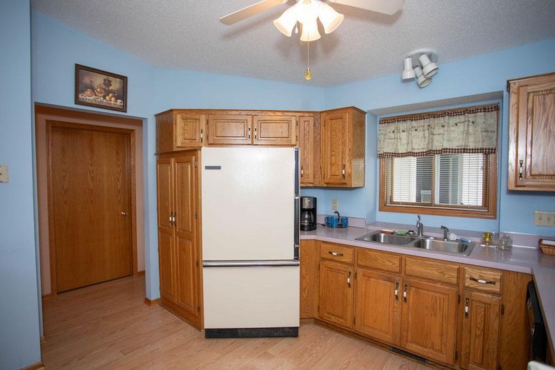 8692 Norway St NW, Coon Rapids, MN 55433