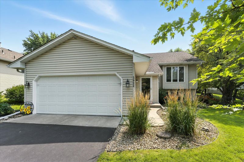 3922 Westbury Trl, Eagan, MN 55123