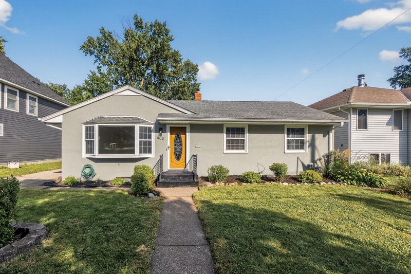 908 Bellows St, West Saint Paul, MN 55118