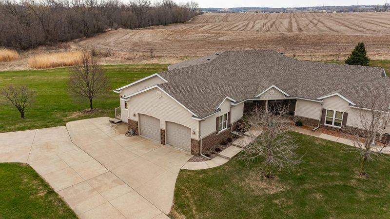 2145 Turnberry Ln SE, Pine Island, MN 55963